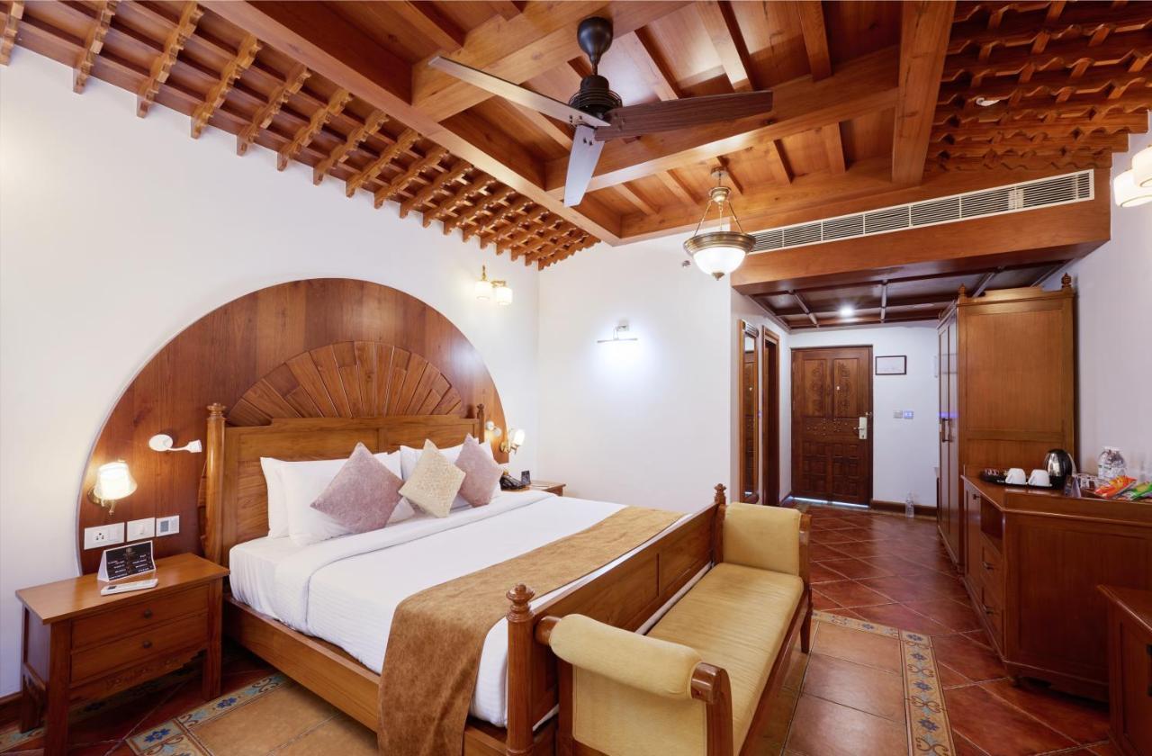 Gokulam Grand Resort&Spa, Kumarakom Bagian luar foto