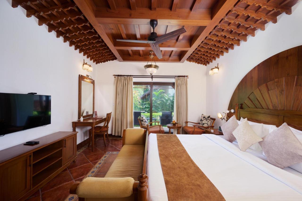 Gokulam Grand Resort&Spa, Kumarakom Bagian luar foto