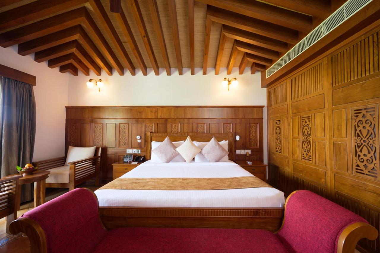 Gokulam Grand Resort&Spa, Kumarakom Bagian luar foto