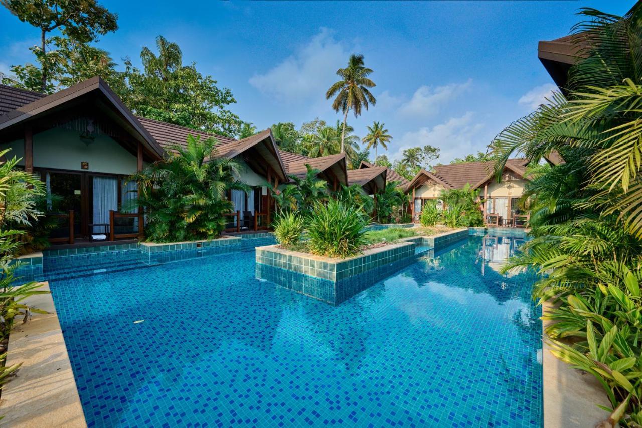 Gokulam Grand Resort&Spa, Kumarakom Bagian luar foto