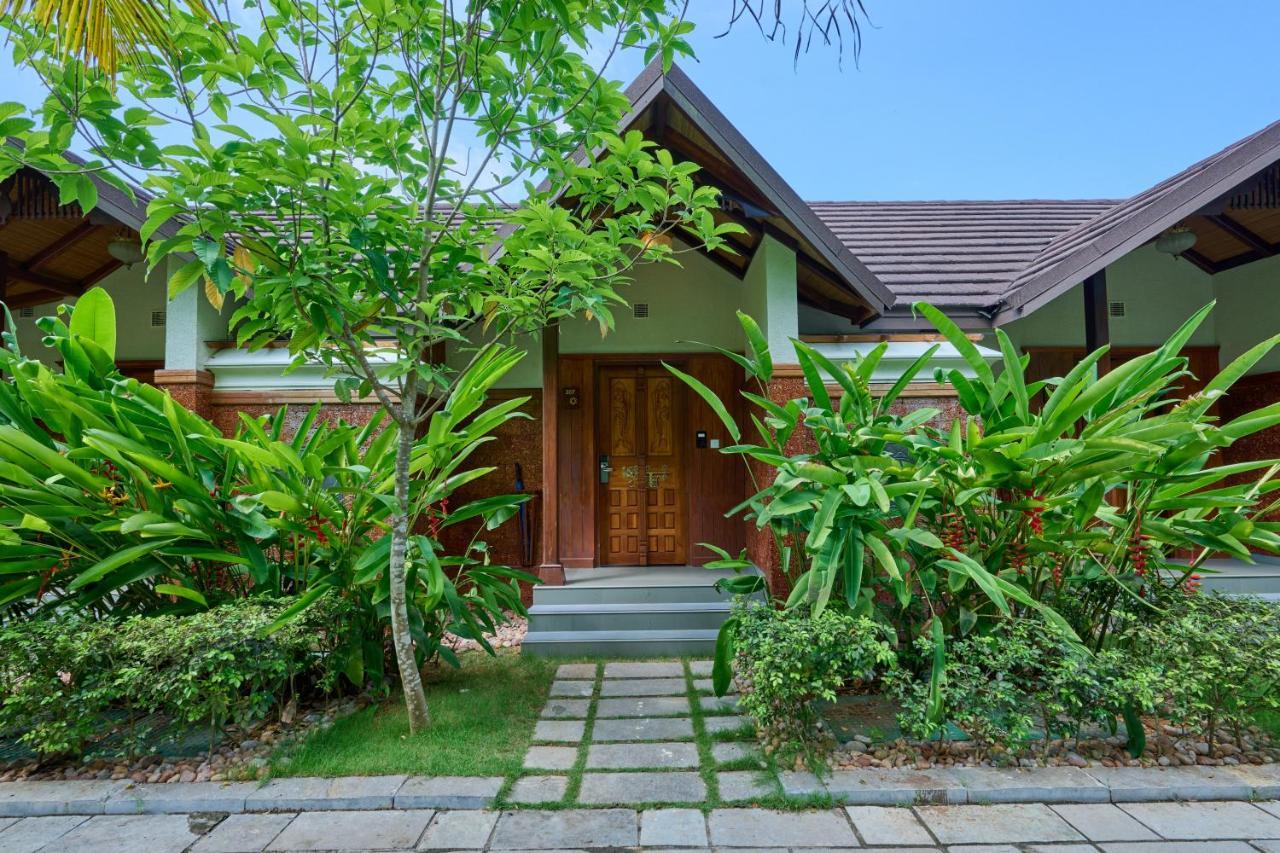 Gokulam Grand Resort&Spa, Kumarakom Bagian luar foto