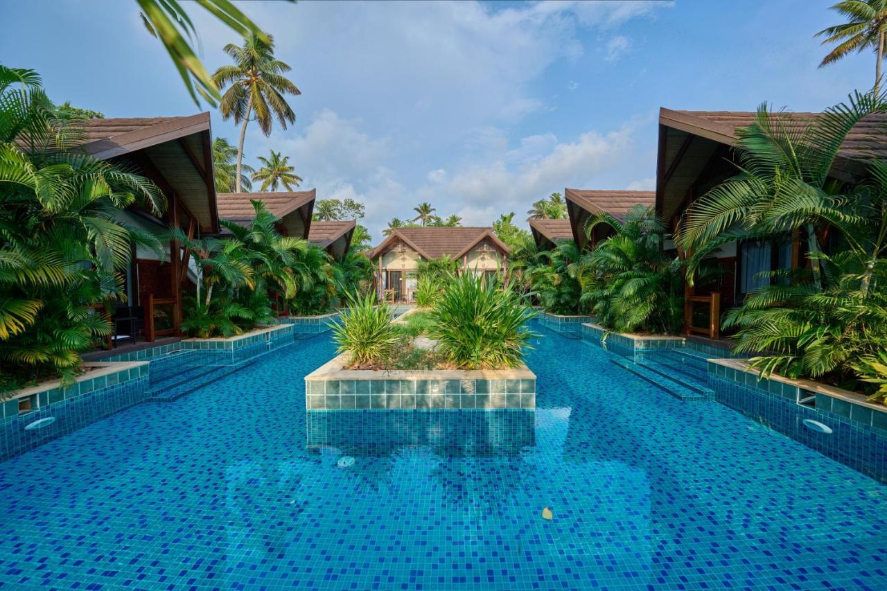 Gokulam Grand Resort&Spa, Kumarakom Bagian luar foto