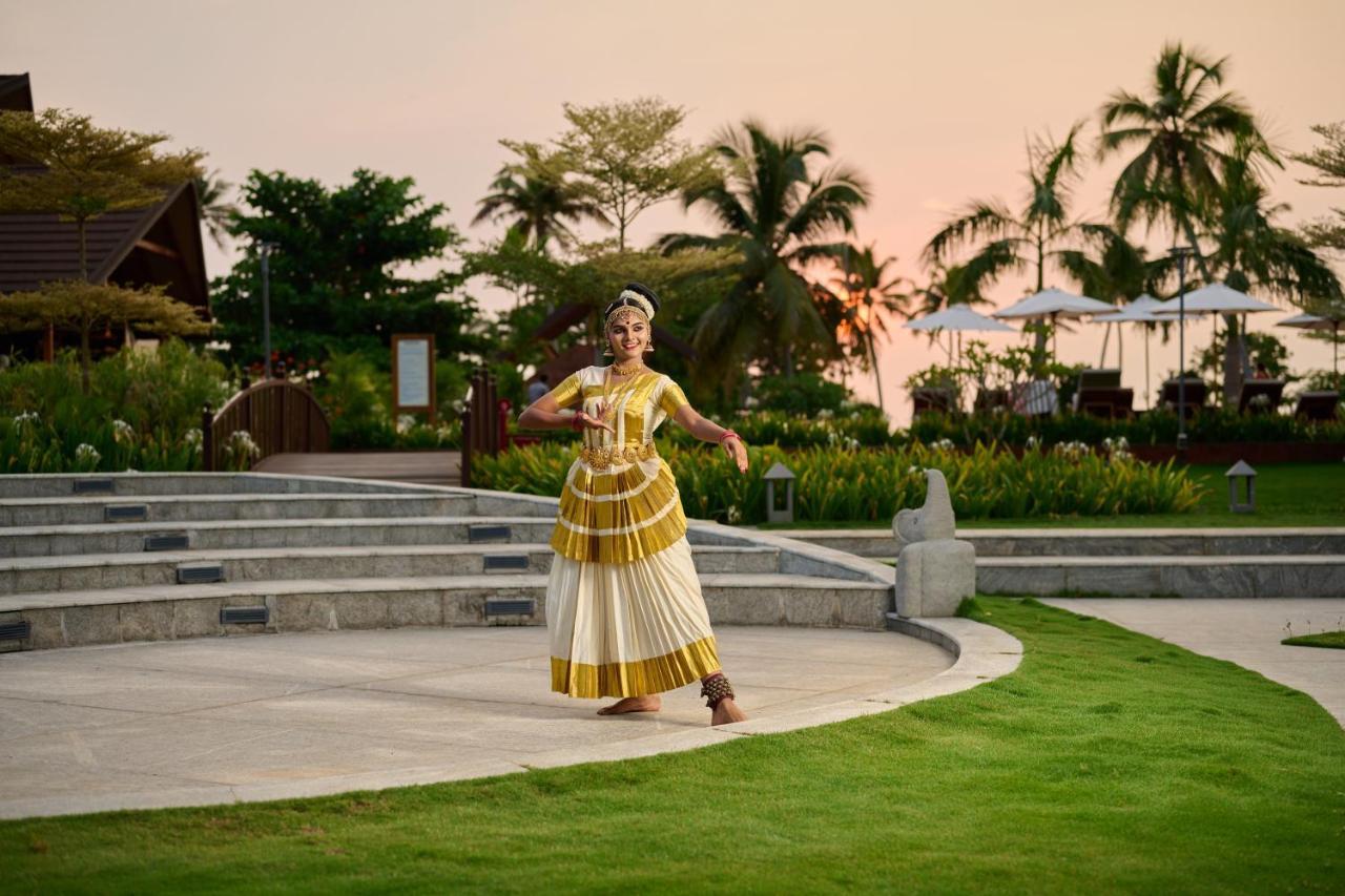 Gokulam Grand Resort&Spa, Kumarakom Bagian luar foto