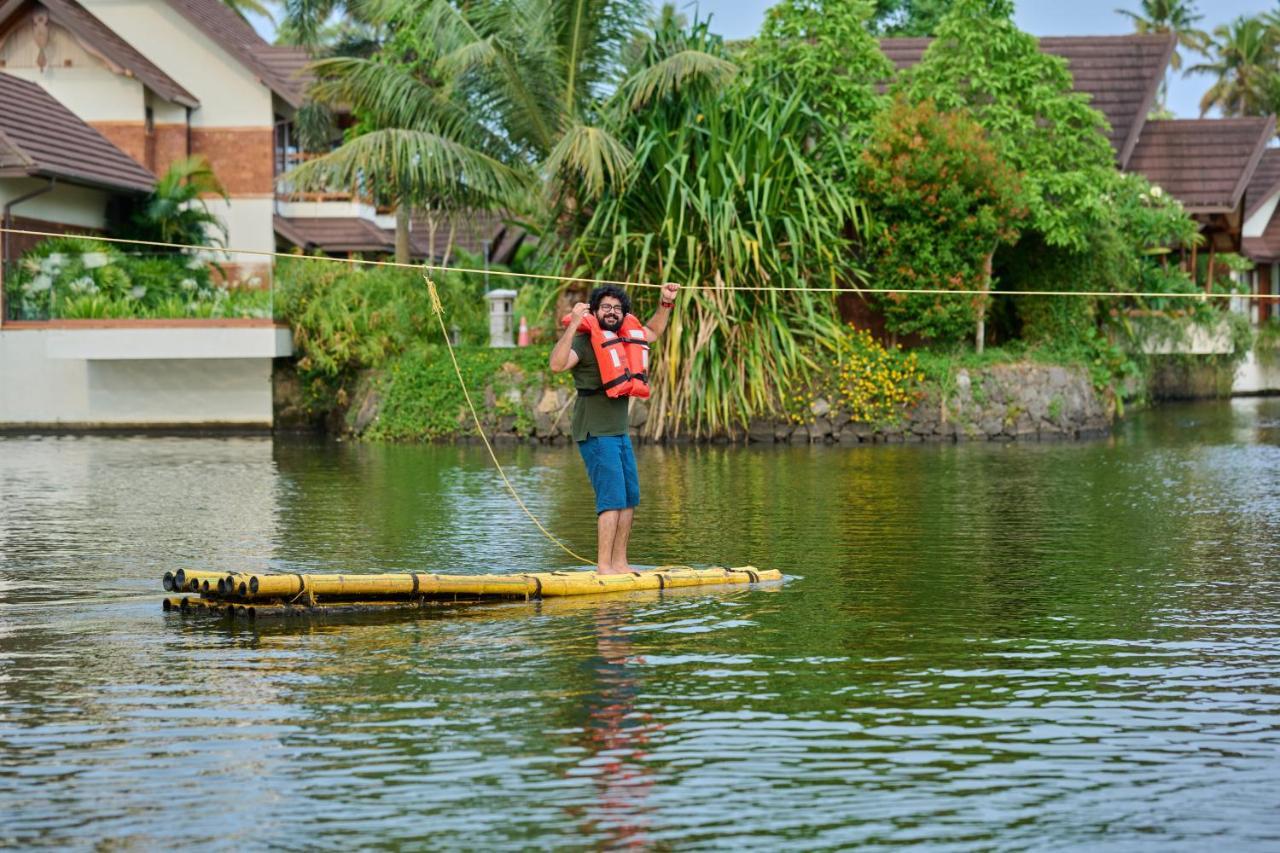 Gokulam Grand Resort&Spa, Kumarakom Bagian luar foto