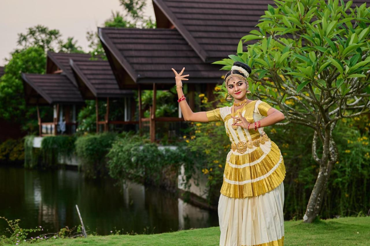 Gokulam Grand Resort&Spa, Kumarakom Bagian luar foto