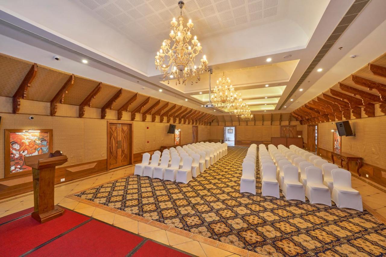 Gokulam Grand Resort&Spa, Kumarakom Bagian luar foto
