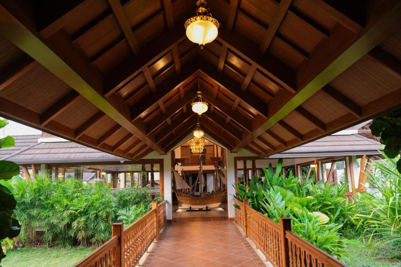 Gokulam Grand Resort&Spa, Kumarakom Bagian luar foto