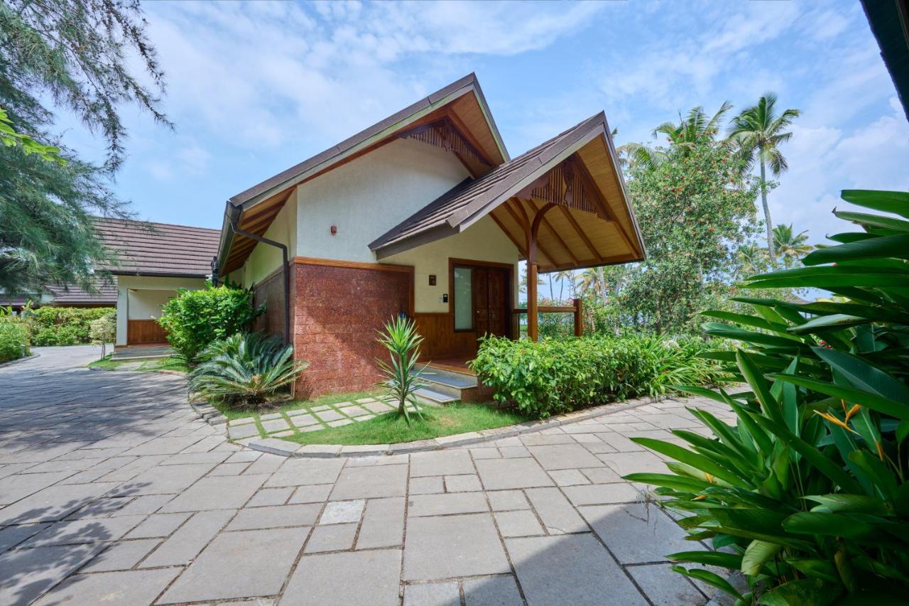 Gokulam Grand Resort&Spa, Kumarakom Bagian luar foto